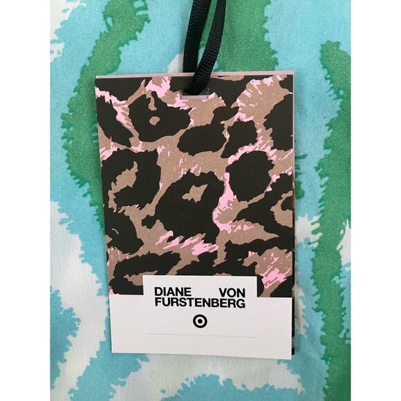 New Diane Von Furstenberg Women's Long Satin Disco Zebra Green Robe XS - Picture 8 of 8